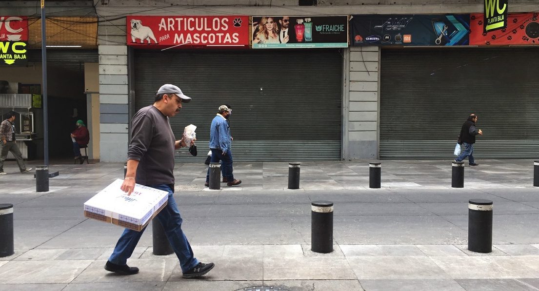 Comercios cerrados en el centro de la Ciudad de México. Fuente Cristina Rodríguez / Archivo